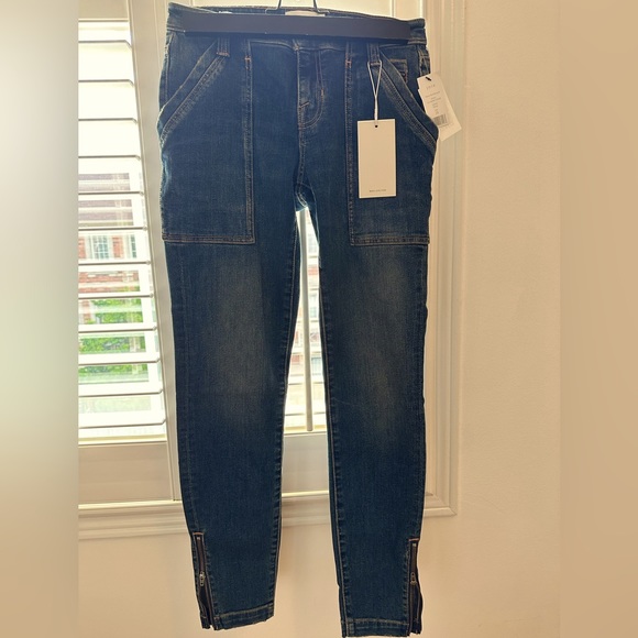 JOIE - Picture 1 of 1